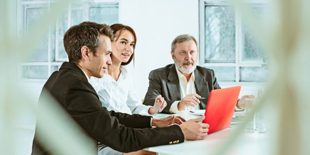business-people-working-together_155003-15996