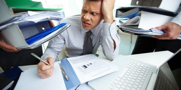 businessman-having-headache_1098-948